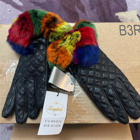 Beautiful Felted wool blend scarf set and leather gloves with rabbit fur trim - Picture 9 of 11